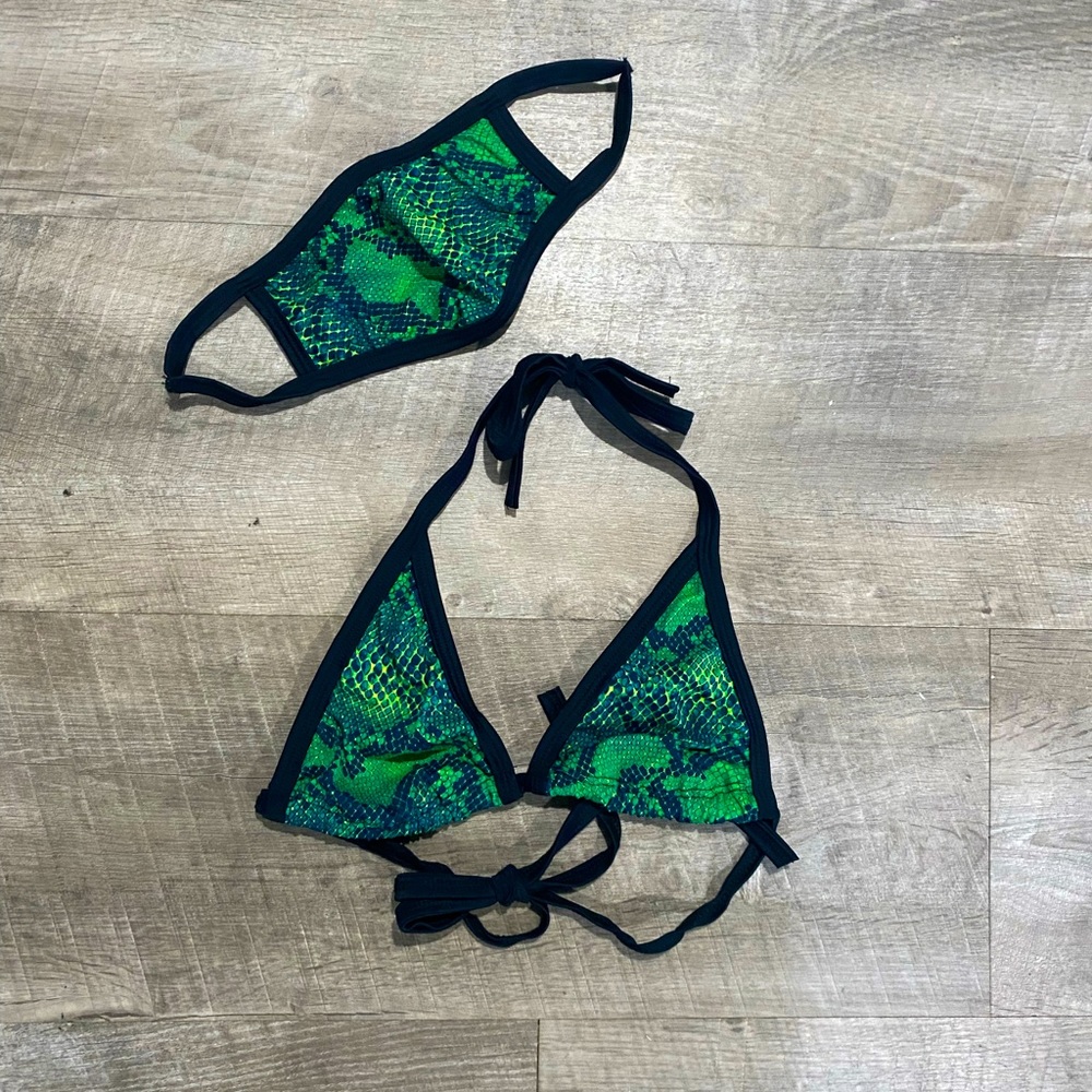 Rave With Mi Gente Green Snake Print 2 PC Set